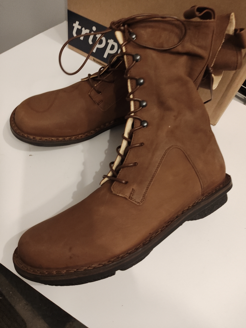 Men's Tan Lace-Up Leather Boots 8.5